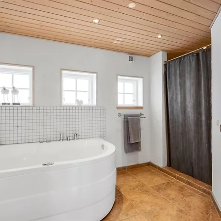 Holiday home Helmi - 1-5km From The Sea By Interhome *
