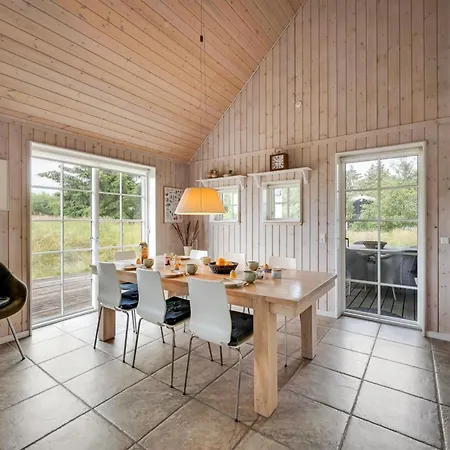 Helmi - 1-5km From The Sea By Interhome Semesterbostad *