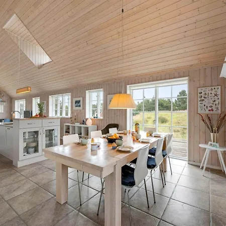 Semesterbostad Helmi - 1-5km From The Sea By Interhome
